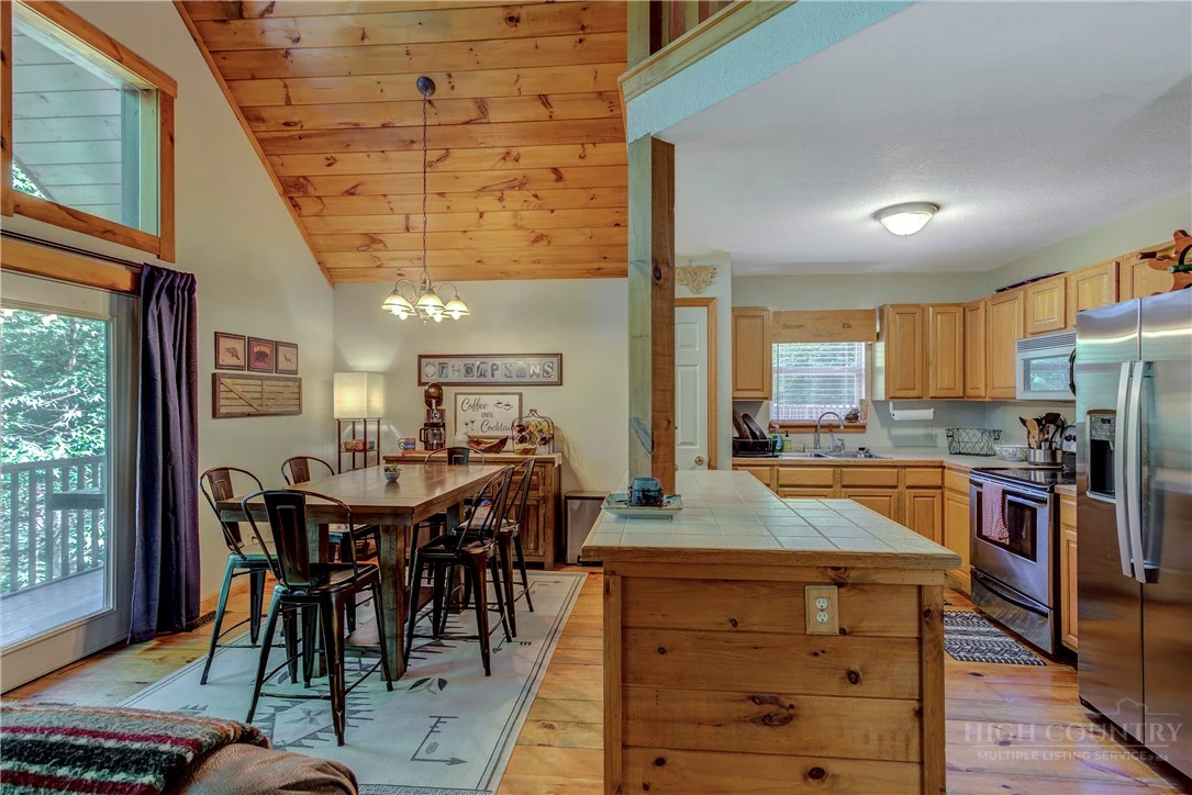 Image number 15 for the current listing