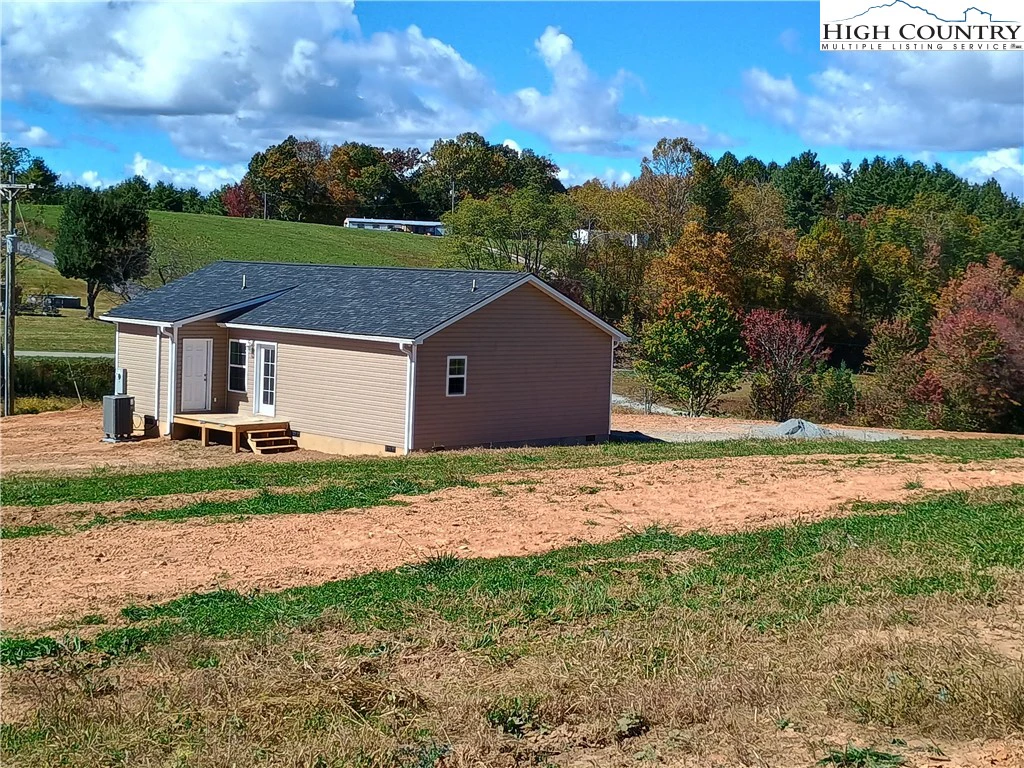 Image number 3 for the current listing