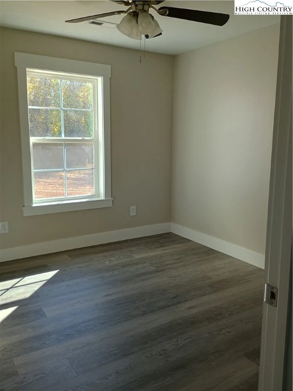 Image number 11 for the current listing