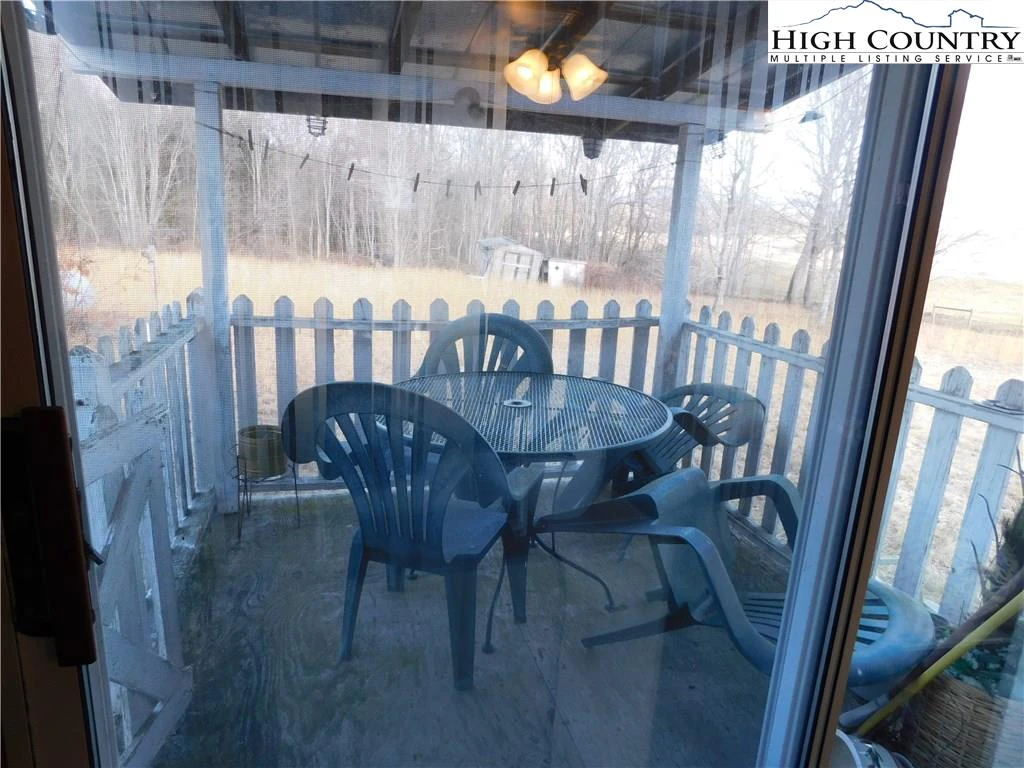 Image number 2 for the current listing