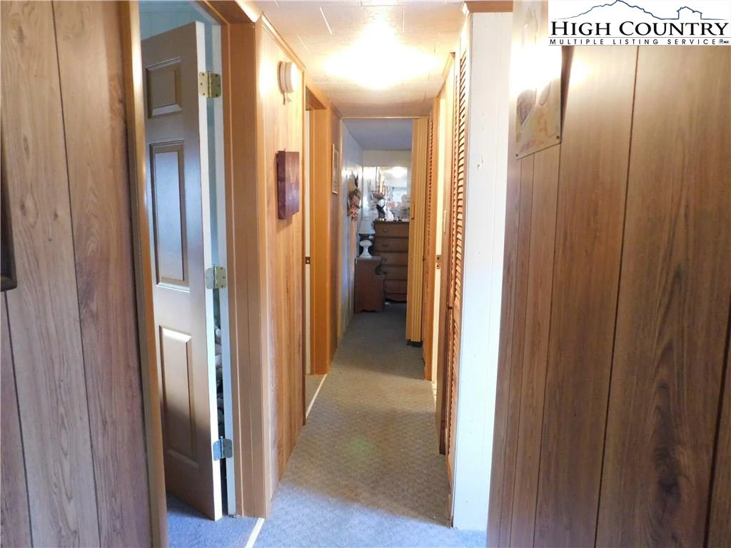 Image number 13 for the current listing