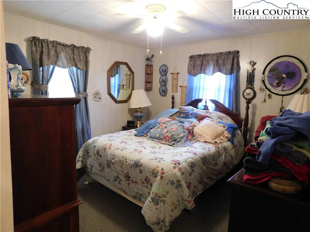 Image number 9 for the current listing