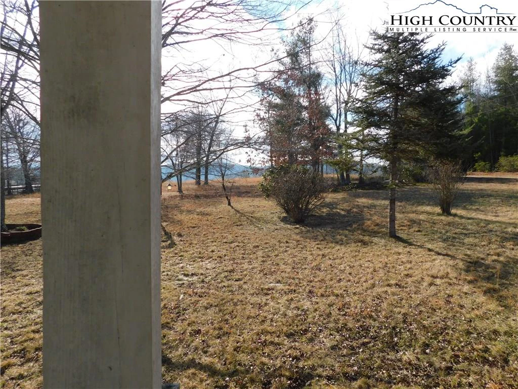 Image number 19 for the current listing