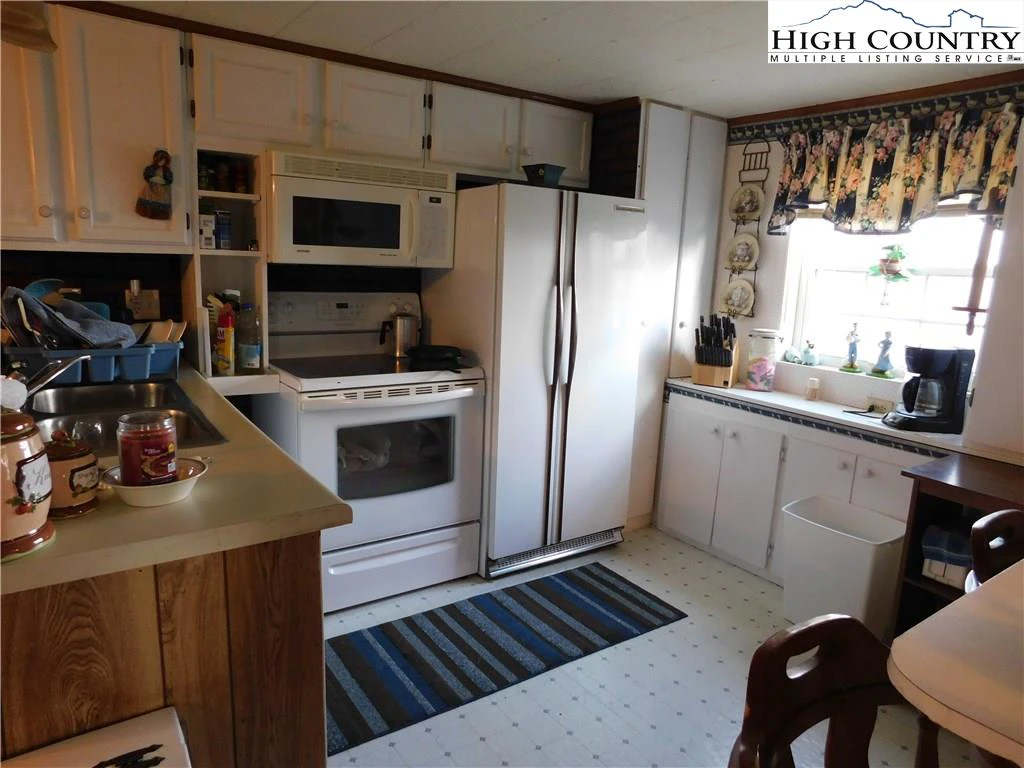 Image number 16 for the current listing