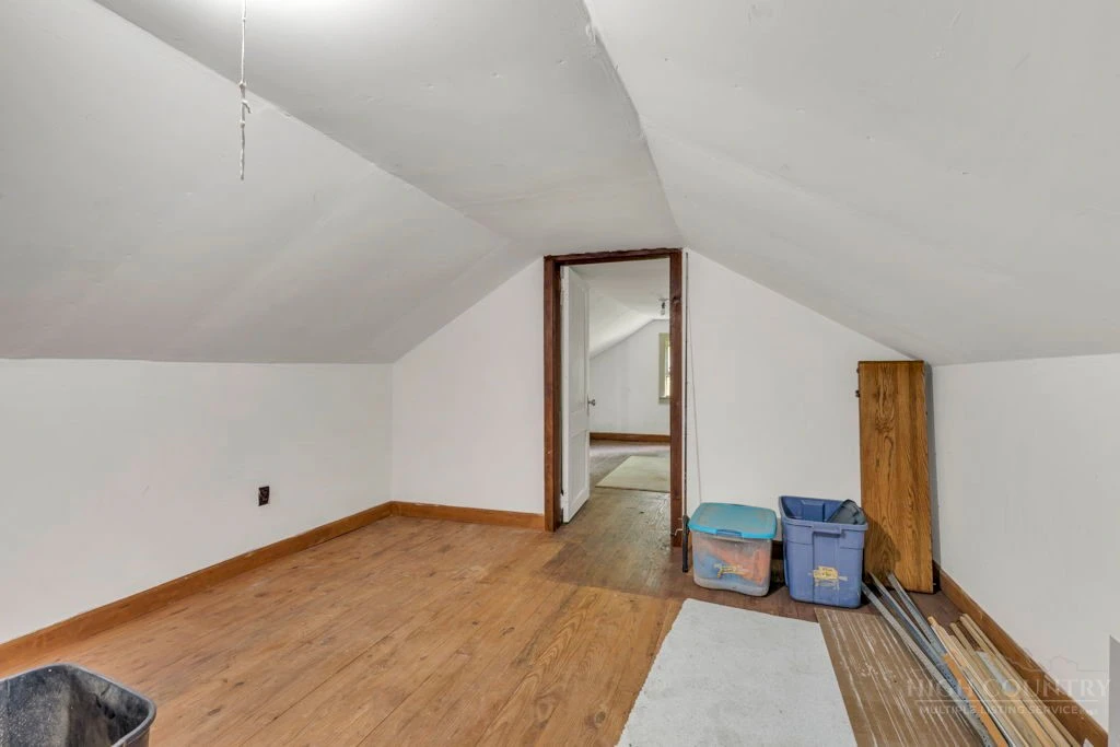 Image number 22 for the current listing