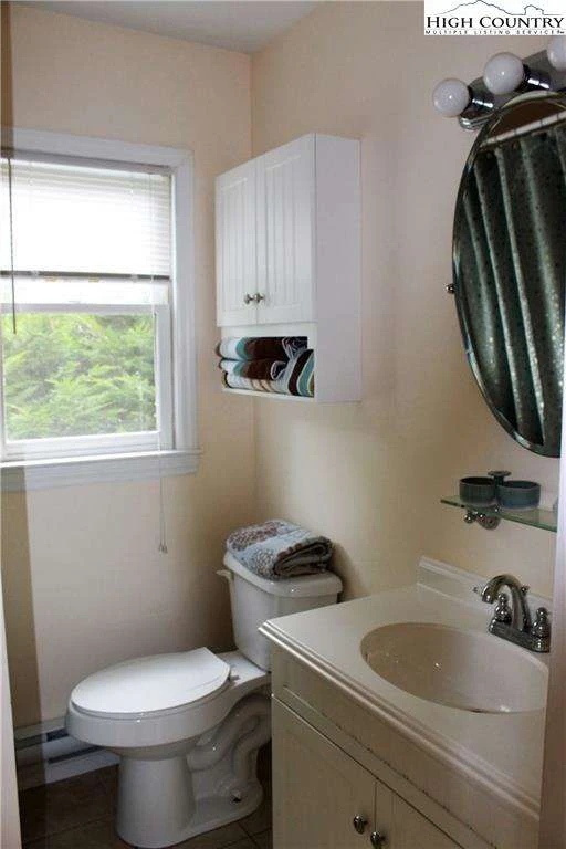 Image number 8 for the current listing