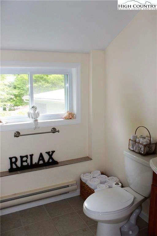 Image number 6 for the current listing