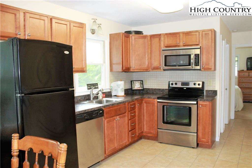 Image number 10 for the current listing