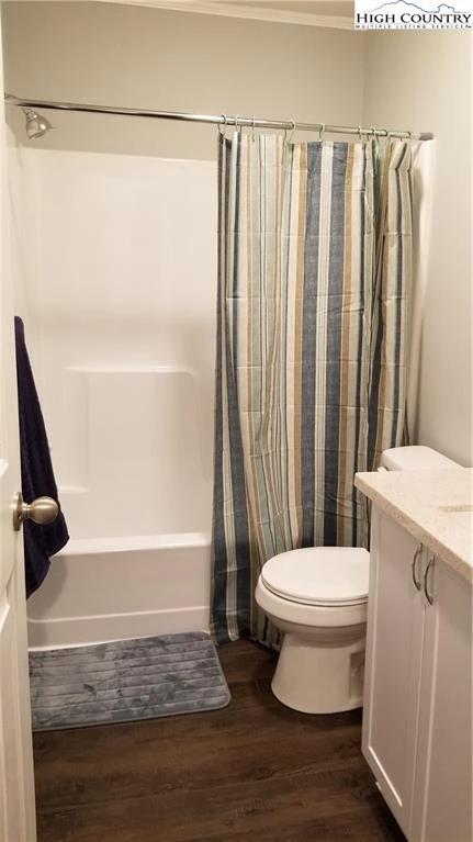 Image number 2 for the current listing