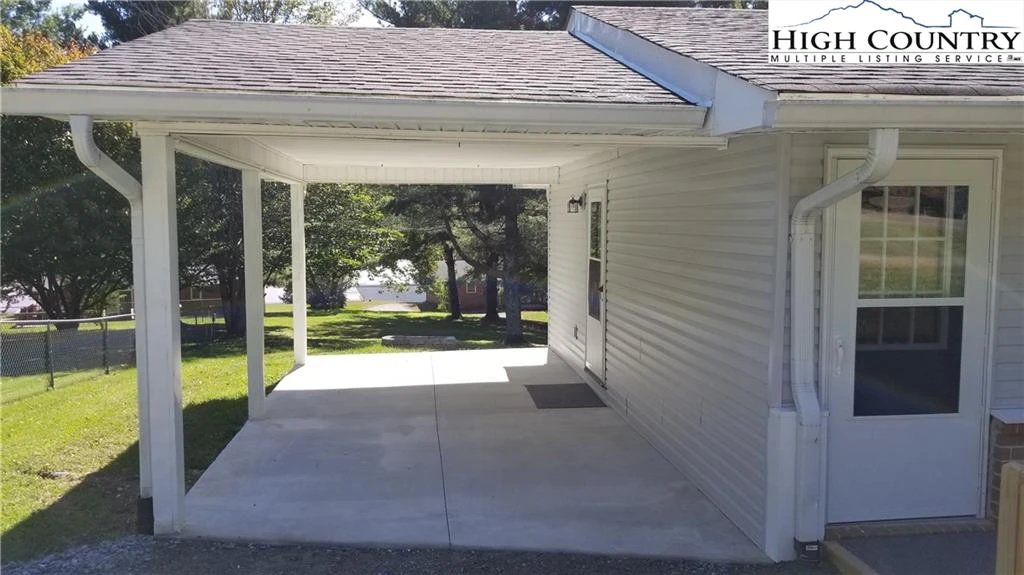 Image number 21 for the current listing