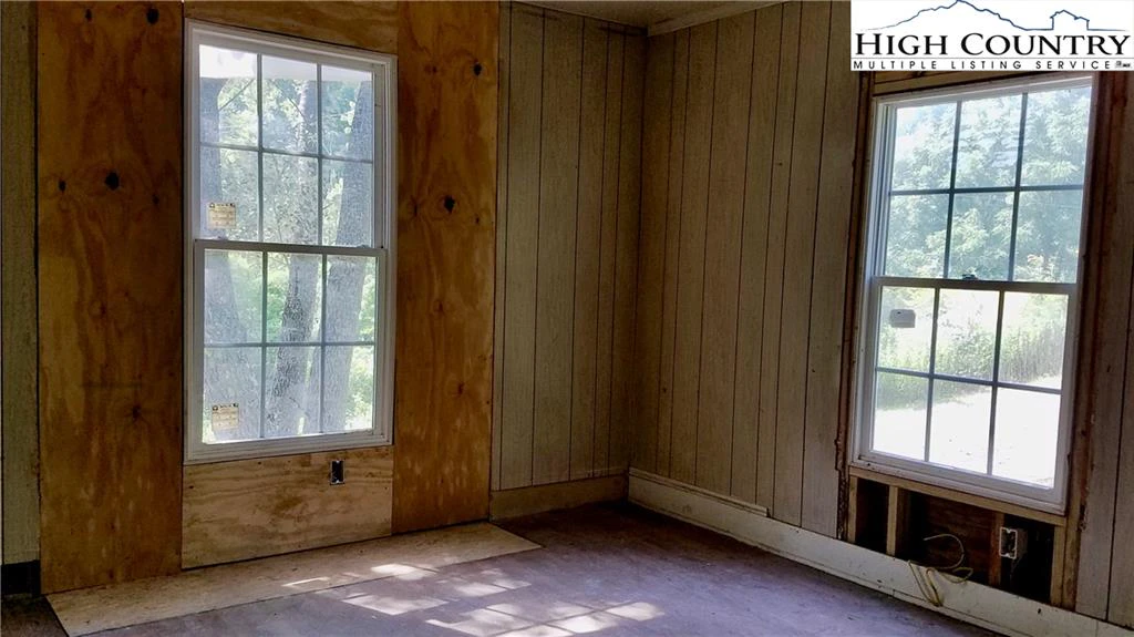Image number 7 for the current listing