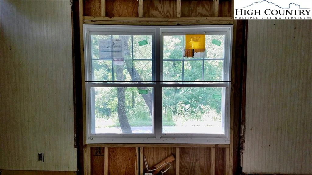 Image number 2 for the current listing