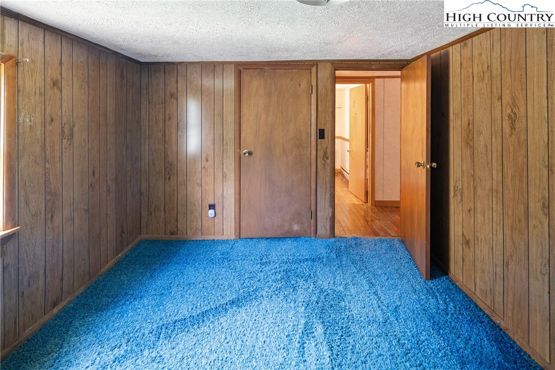 Image number 12 for the current listing