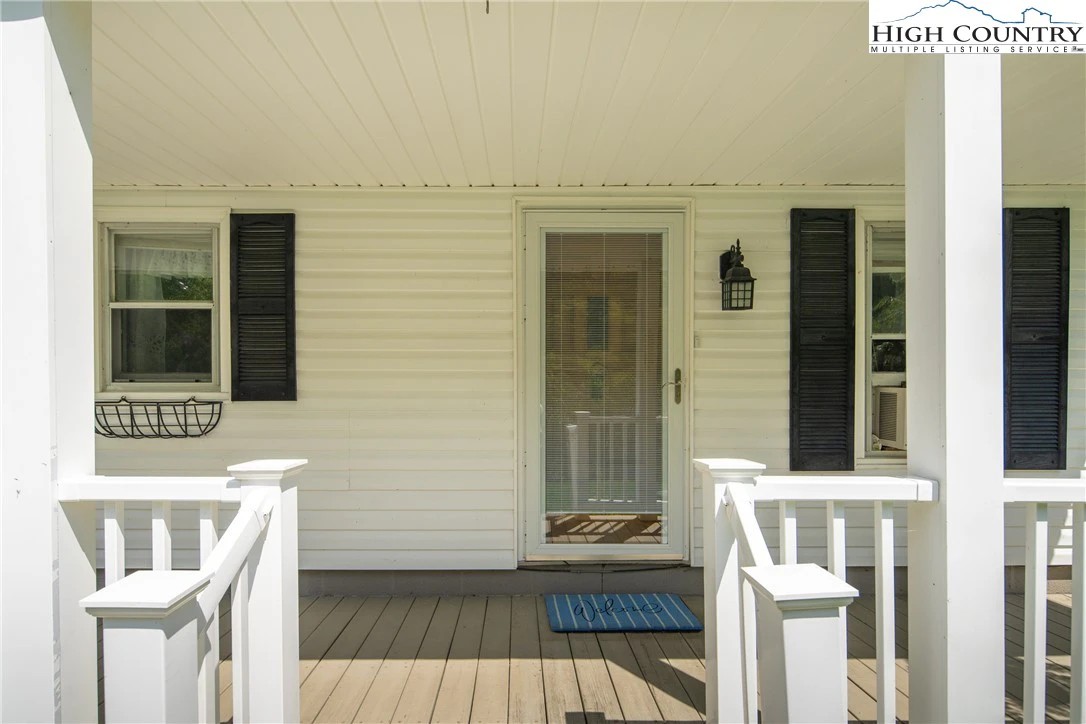 Image number 7 for the current listing