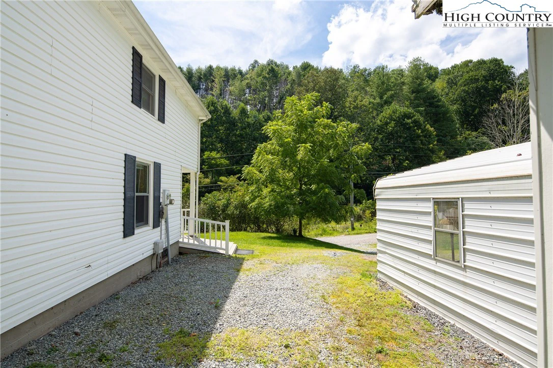 Image number 13 for the current listing