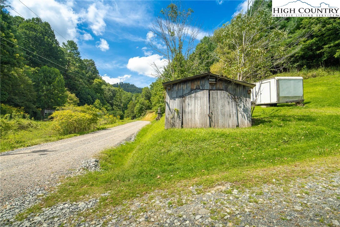 Image number 41 for the current listing