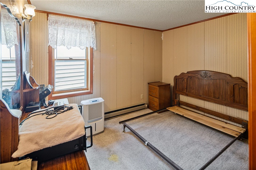 Image number 9 for the current listing