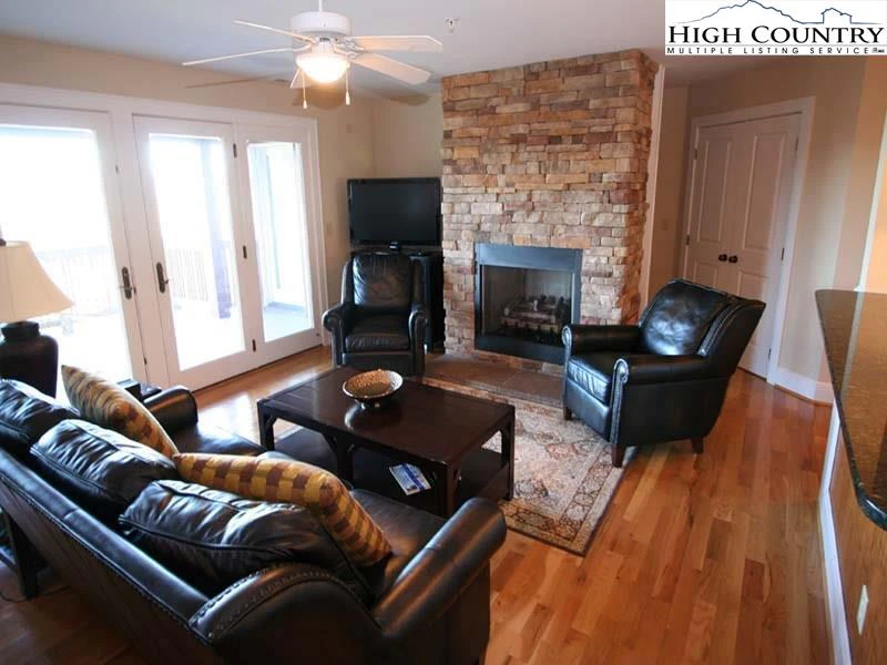 Image number 6 for the current listing