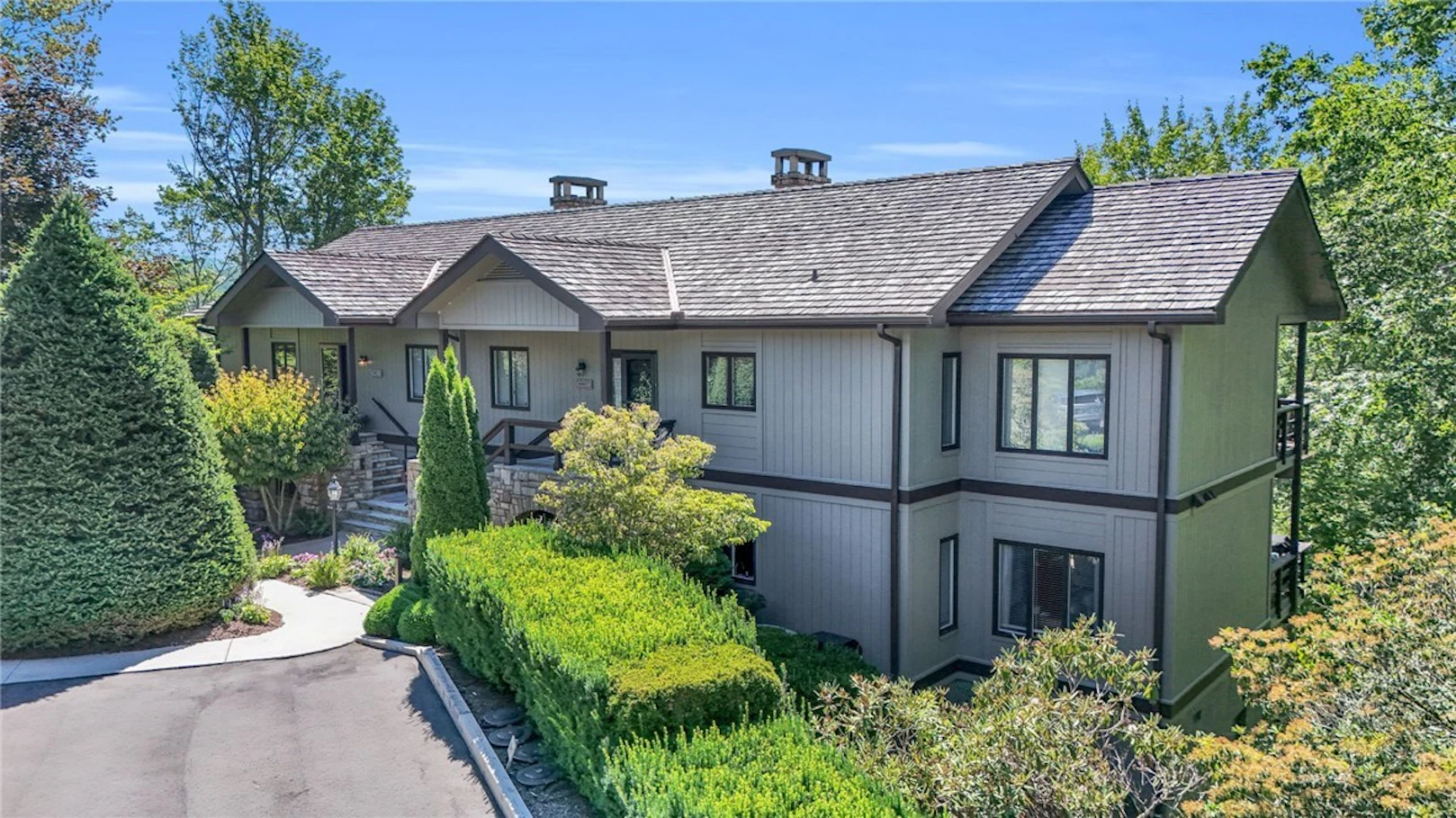 Image number 1 for the current listing