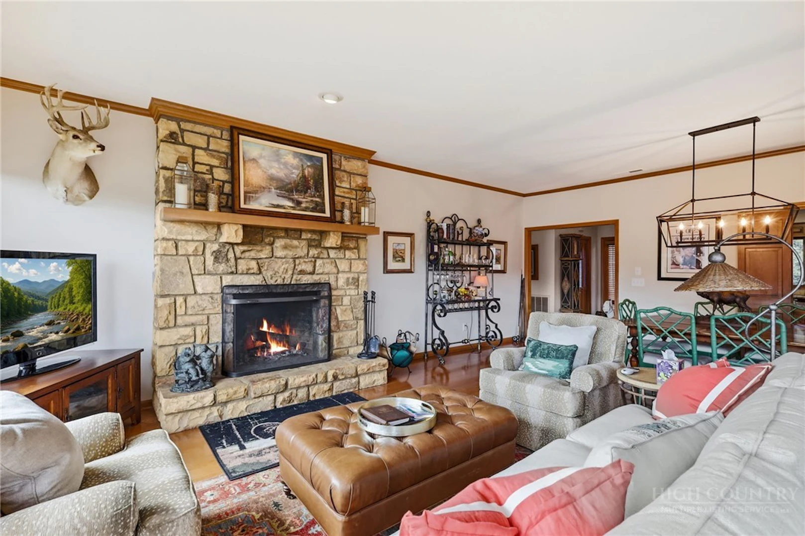 Image number 3 for the current listing
