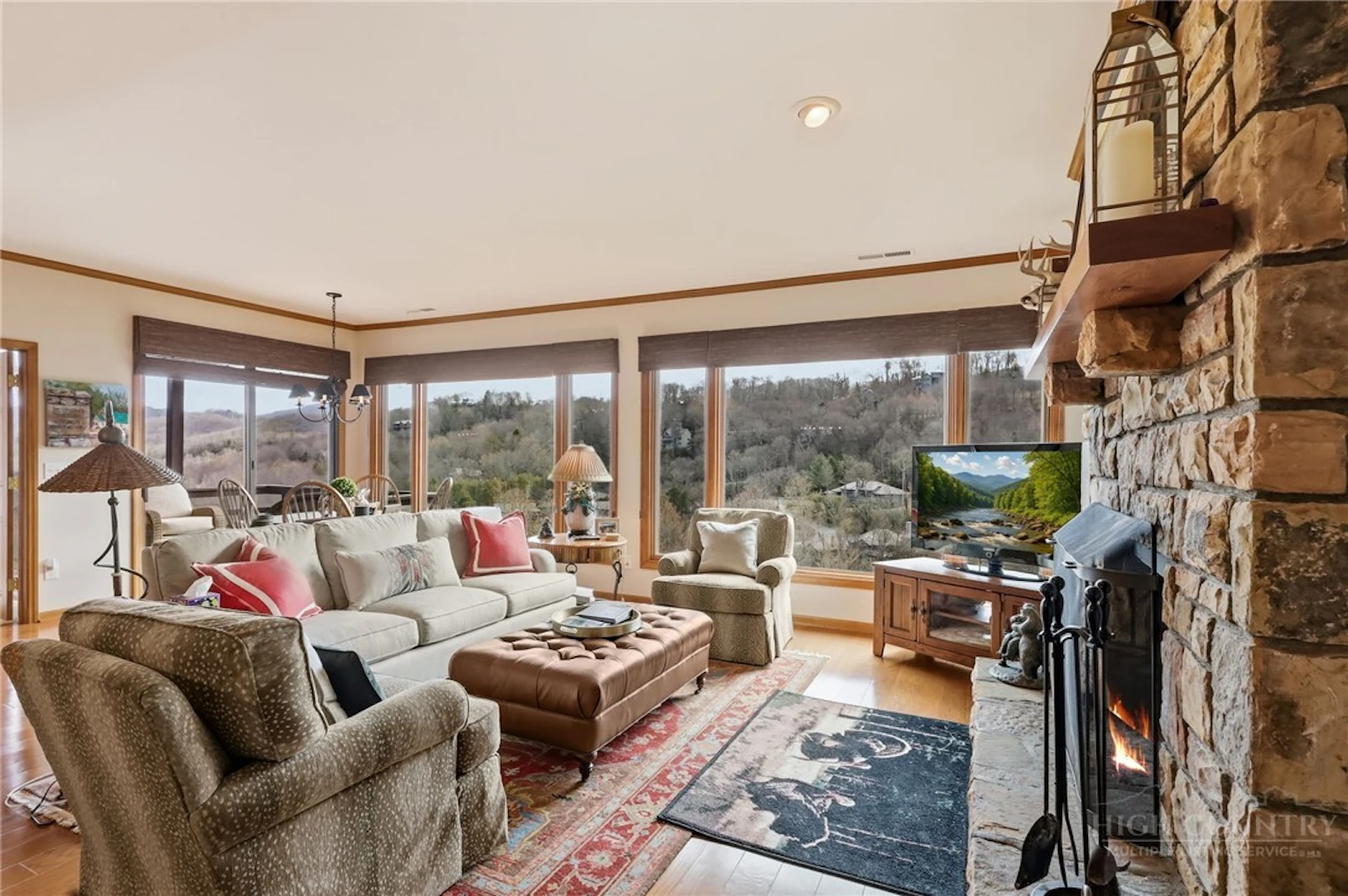 Image number 5 for the current listing