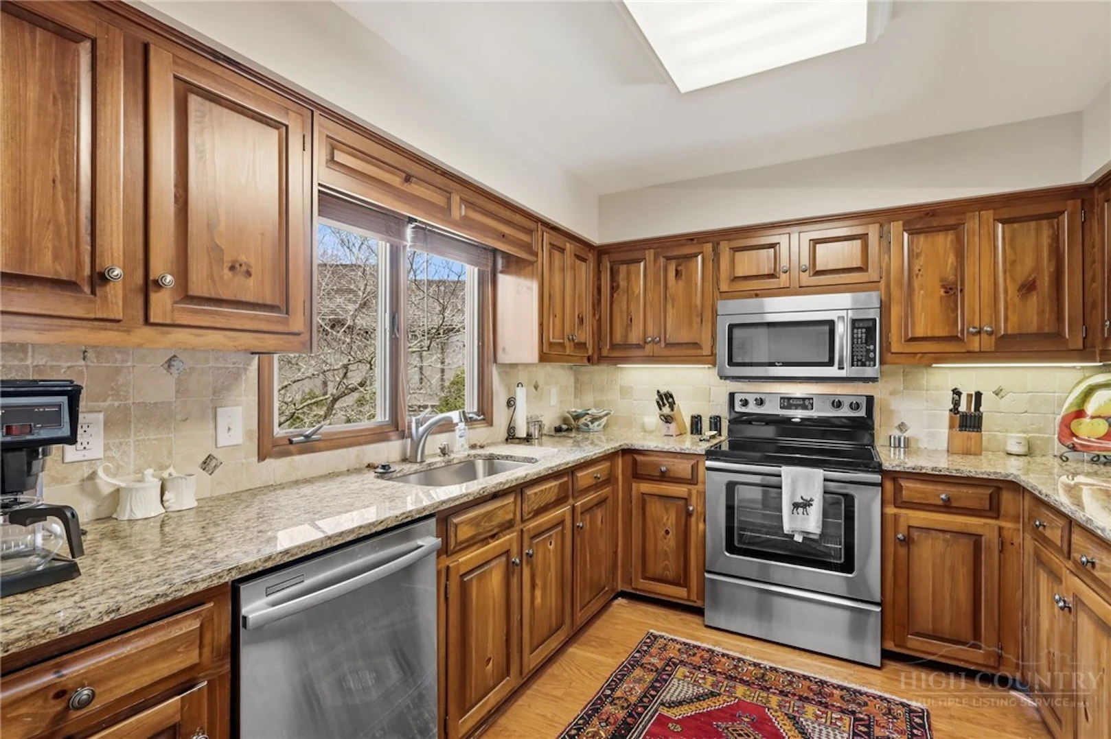 Image number 13 for the current listing