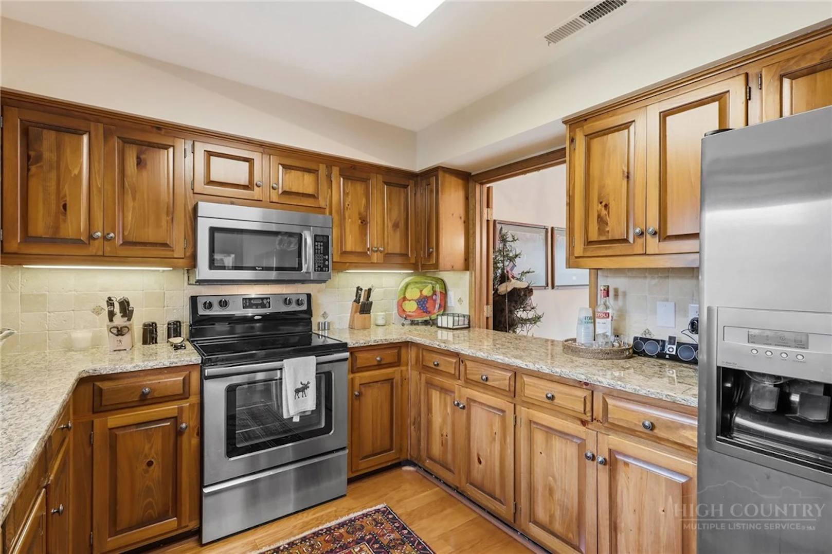 Image number 14 for the current listing