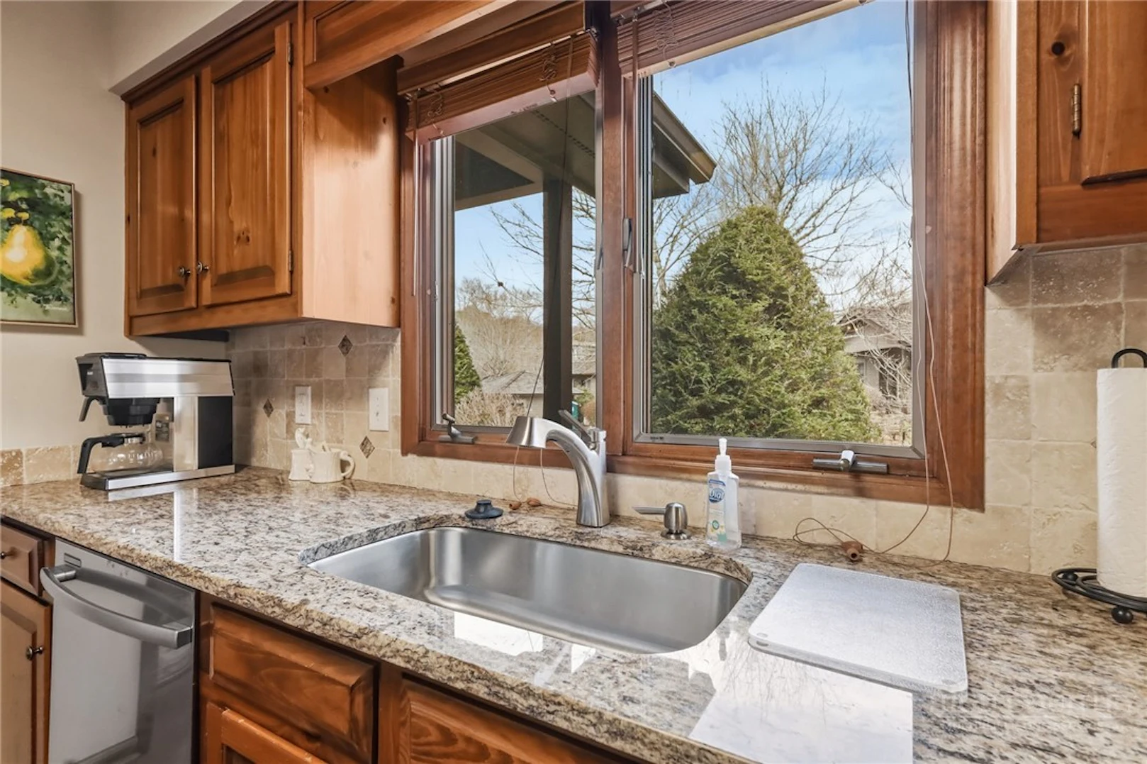Image number 17 for the current listing