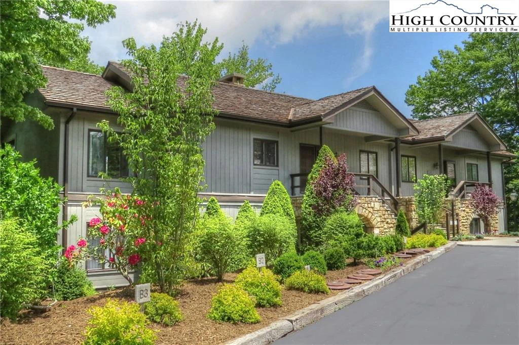 Image number 1 for the current listing