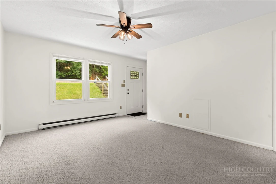 Image number 6 for the current listing