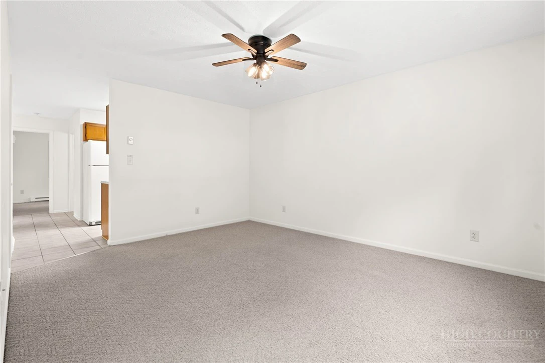 Image number 8 for the current listing