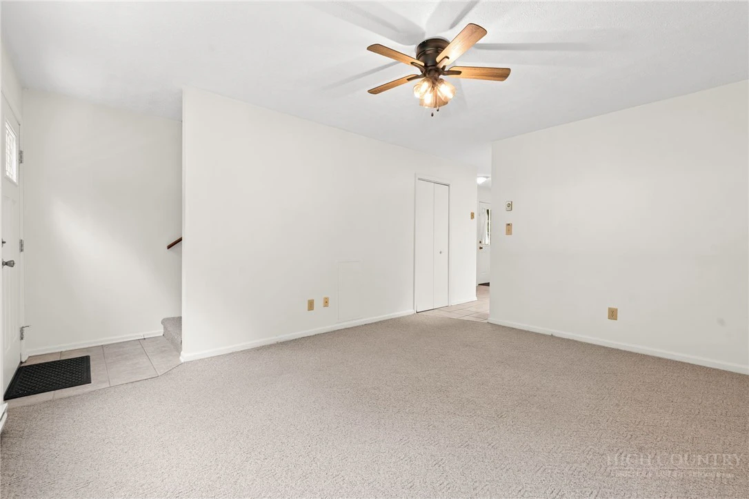 Image number 9 for the current listing
