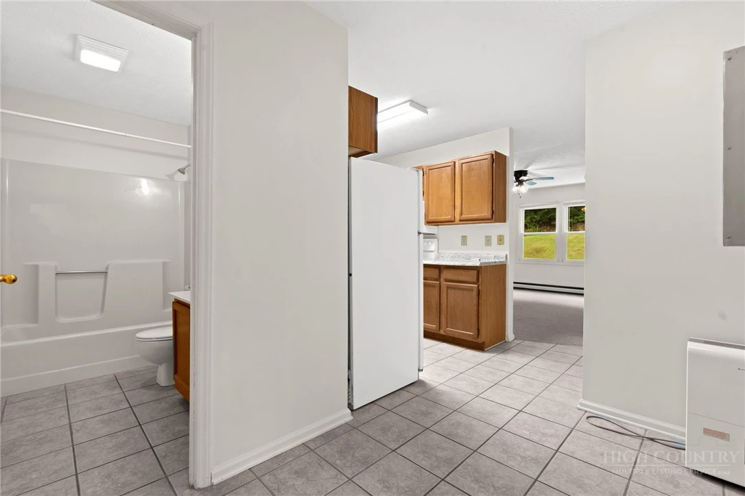 Image number 10 for the current listing