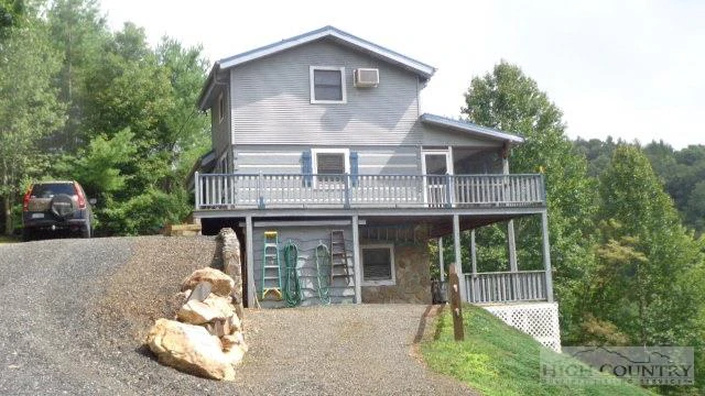 Image number 10 for the current listing