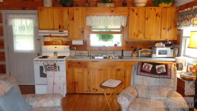 Image number 4 for the current listing