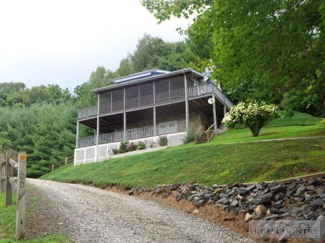 Image number 3 for the current listing