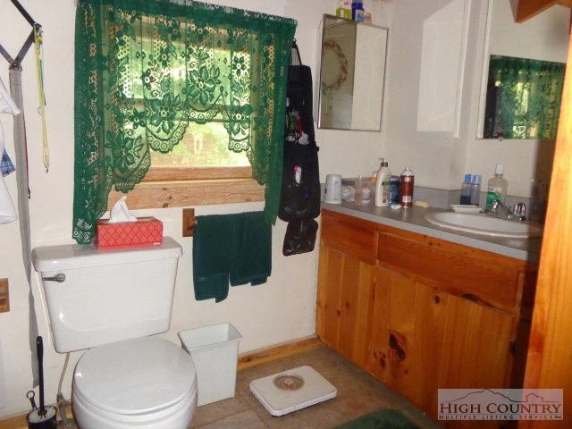 Image number 17 for the current listing