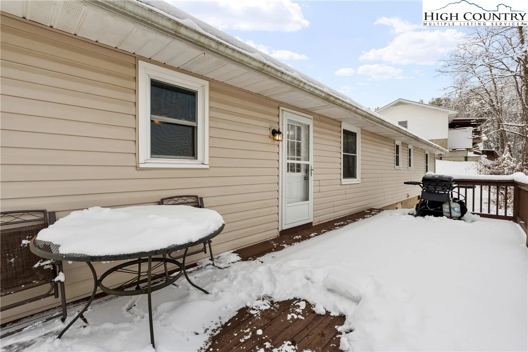 Image number 16 for the current listing