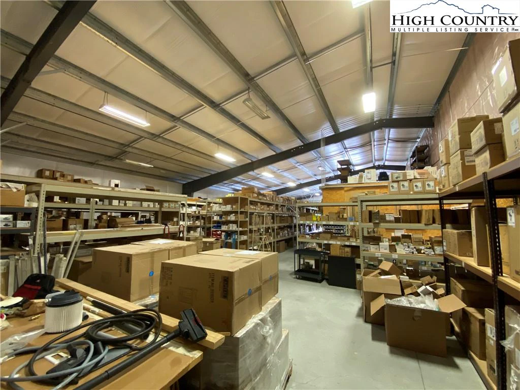 Image number 12 for the current listing
