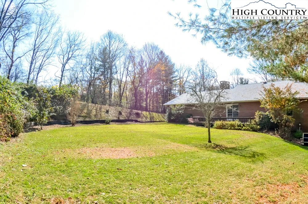 Image number 11 for the current listing