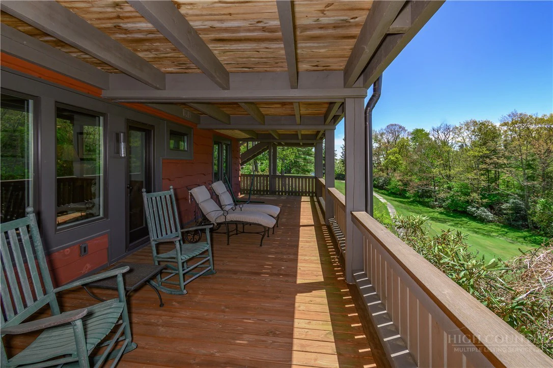 Image number 17 for the current listing