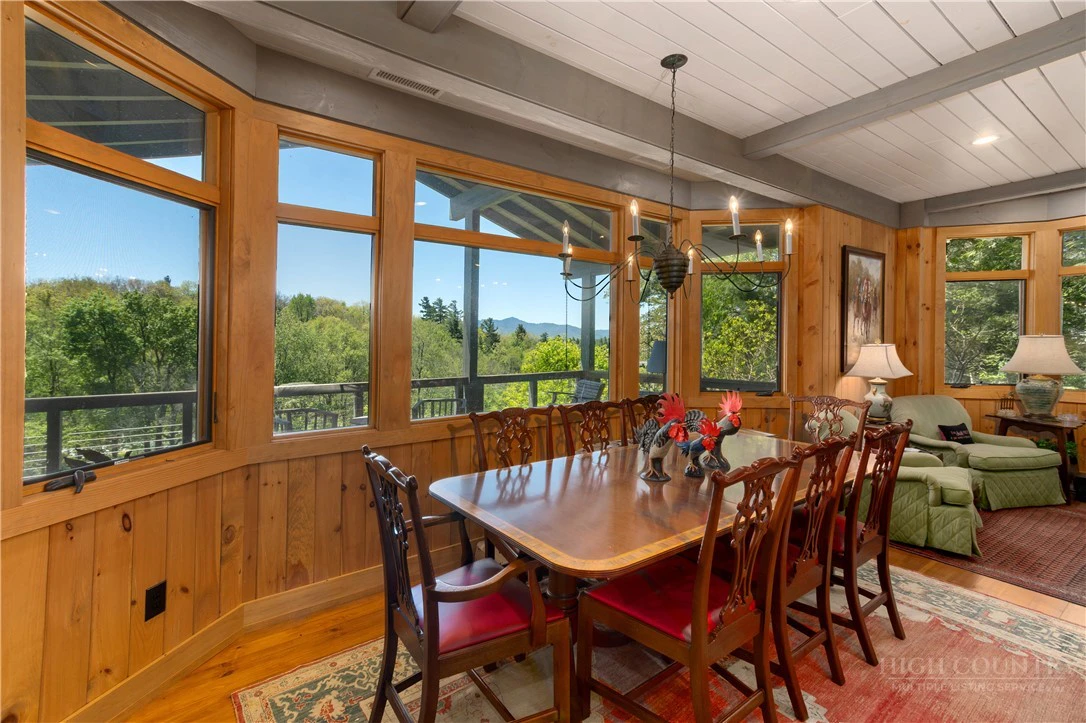 Image number 8 for the current listing