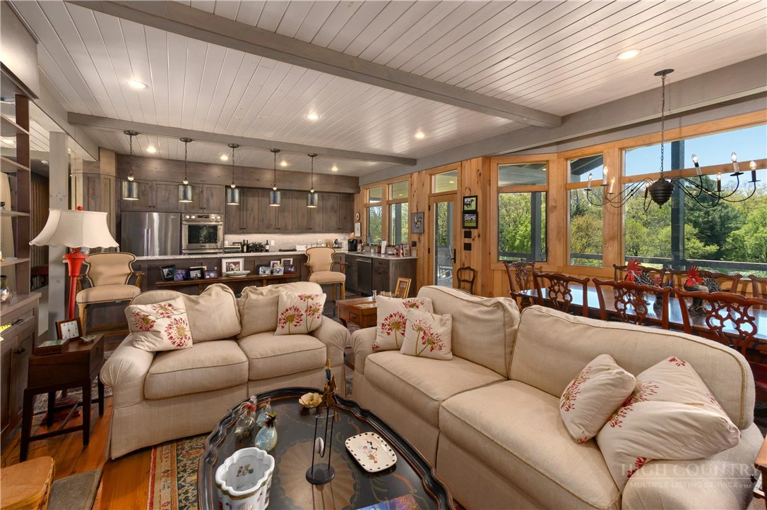 Image number 10 for the current listing