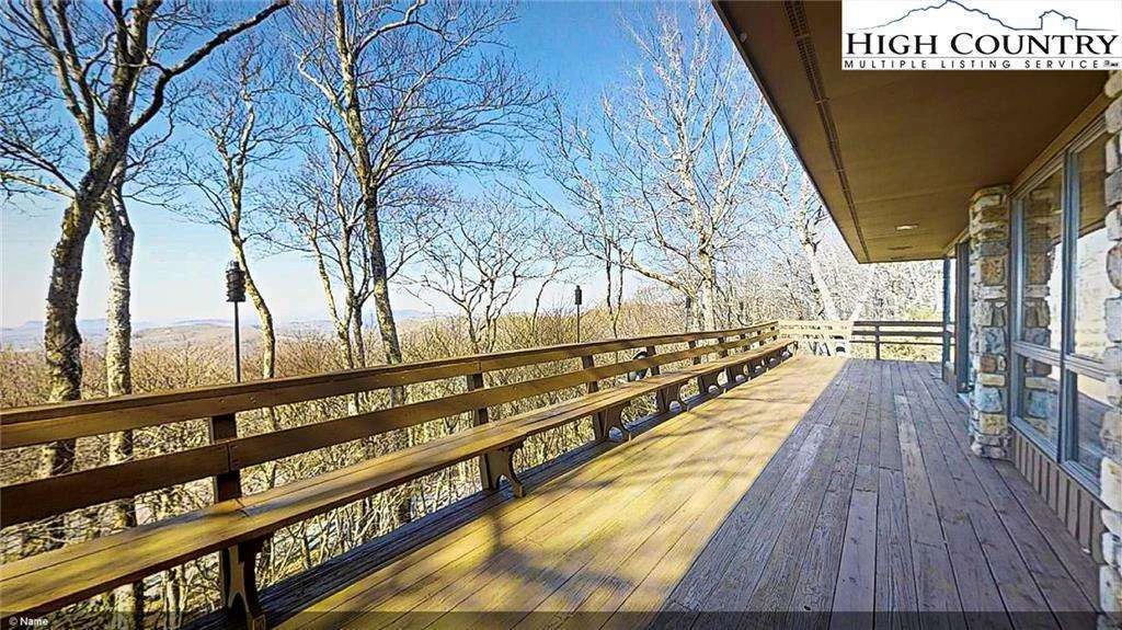 Image number 1 for the current listing