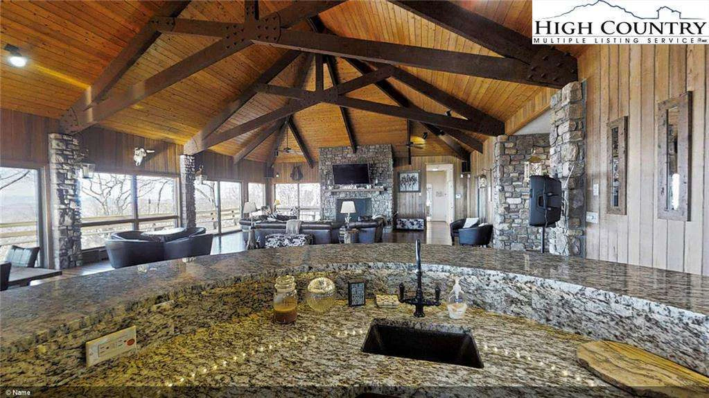 Image number 3 for the current listing