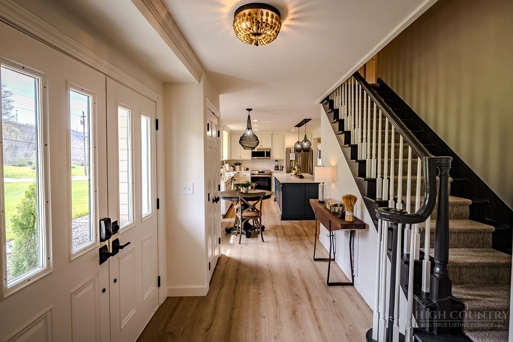 Image number 3 for the current listing