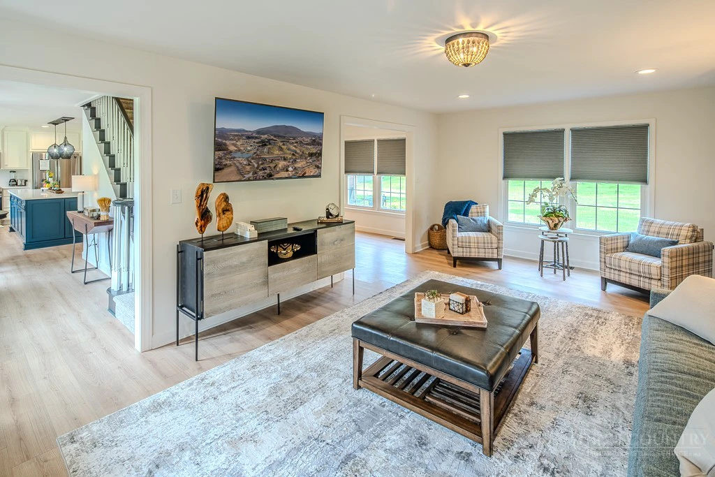 Image number 4 for the current listing