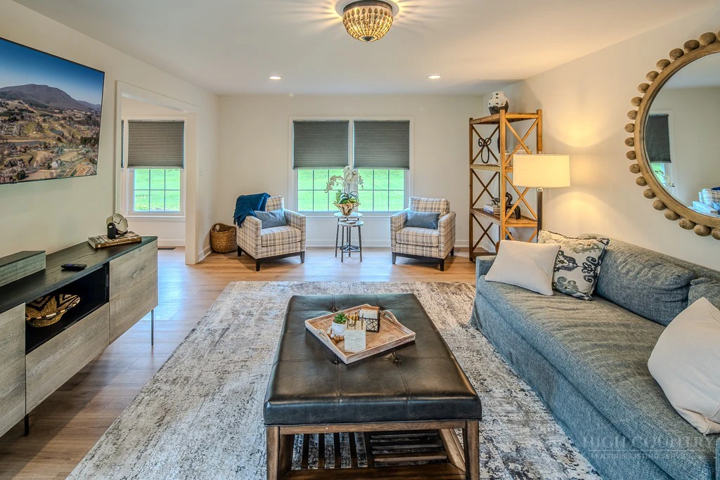 Image number 7 for the current listing