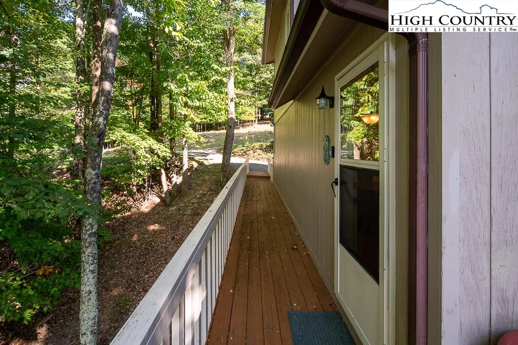 Image number 2 for the current listing