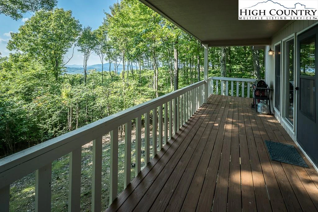 Image number 18 for the current listing